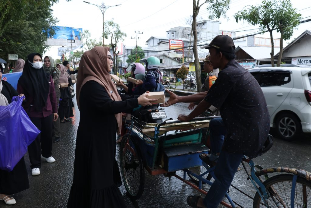Sinergi Ramadan: TP PKK dan Dekranasda Tanah Bumbu Tebar Kebaikan di Batulicin