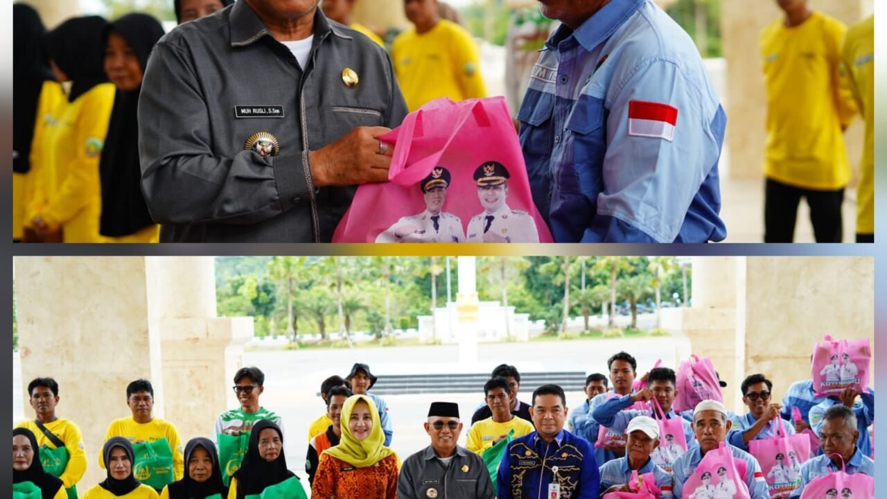 Perhatian untuk Pejuang Kebersihan, Bupati Kotabaru Bagikan 172 Paket Sembako bagi Petugas DLH