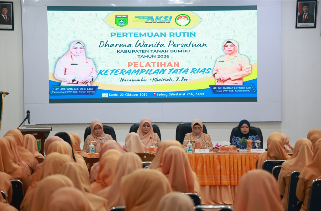 DWP Tanah Bumbu Gelar Pertemuan Rutin dan Pelatihan Tata Rias